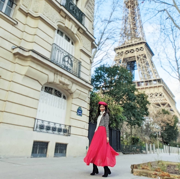 Meet your Posher, Tiffany - Picture 2 of 5